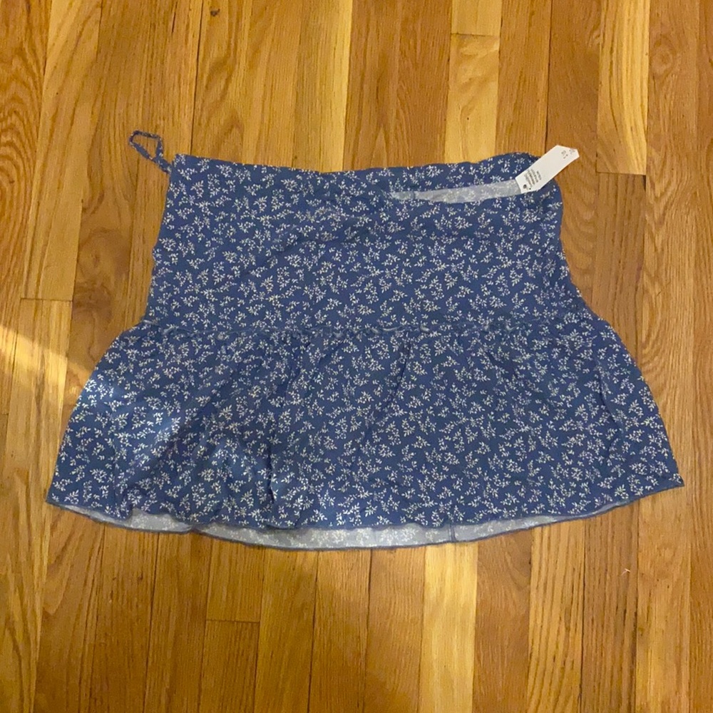 Brandy Melville (NWT) blue adjustable flowy skirt